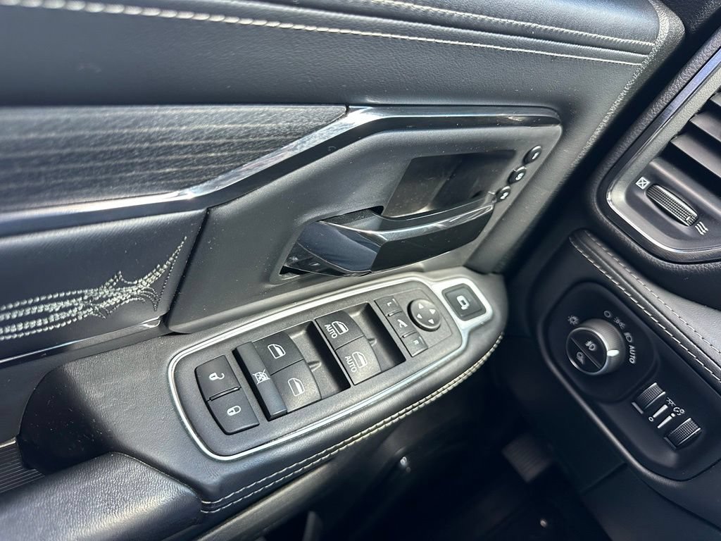 Used 2022 RAM 3500 Limited AWD/4WD image 12