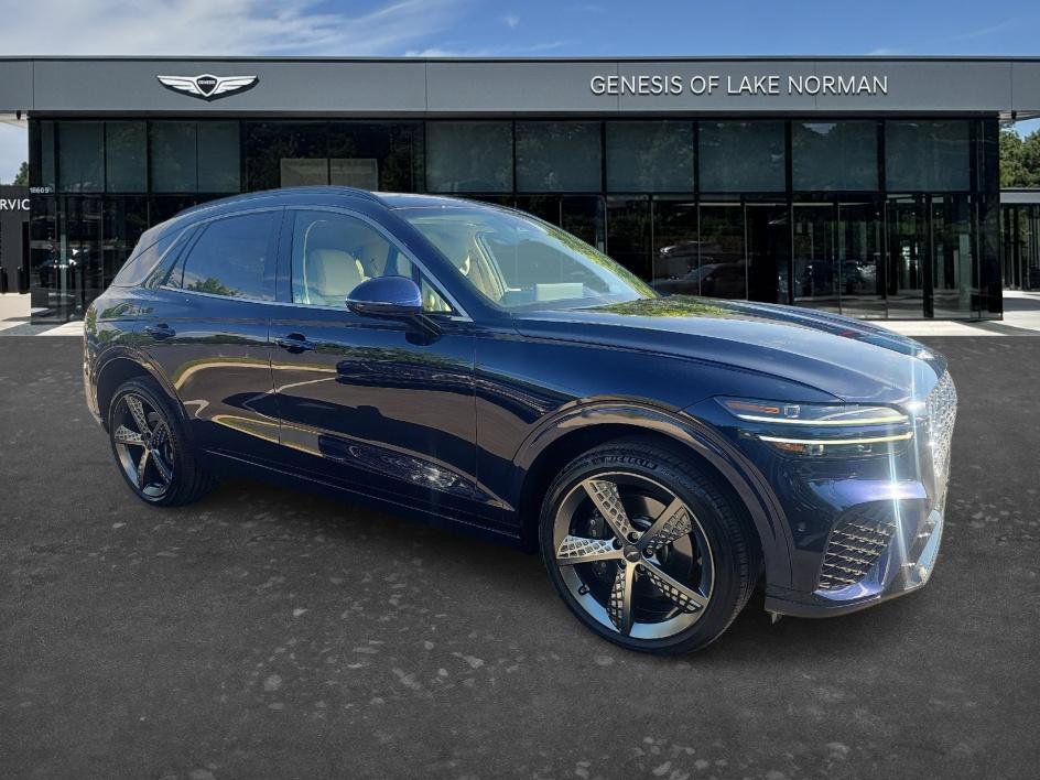 Used 2022 Genesis GV70 3.5T Sport w/ Sport Prestige Package AWD/4WD image 3