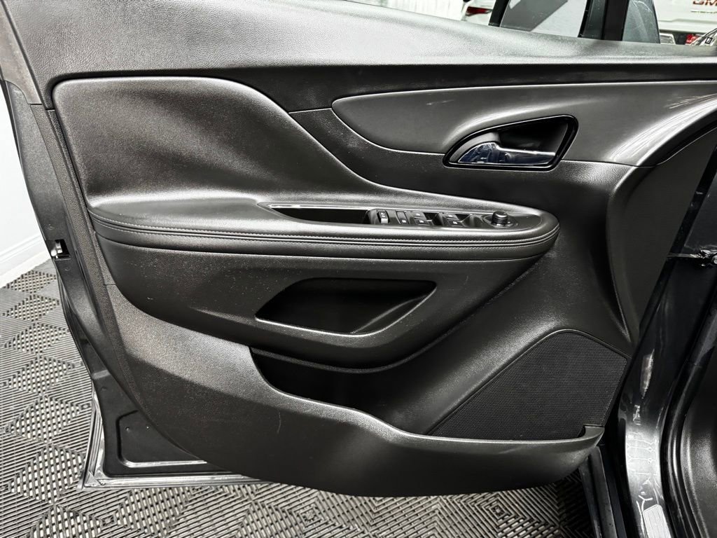 Used 2018 Buick Encore Essence FWD image 37