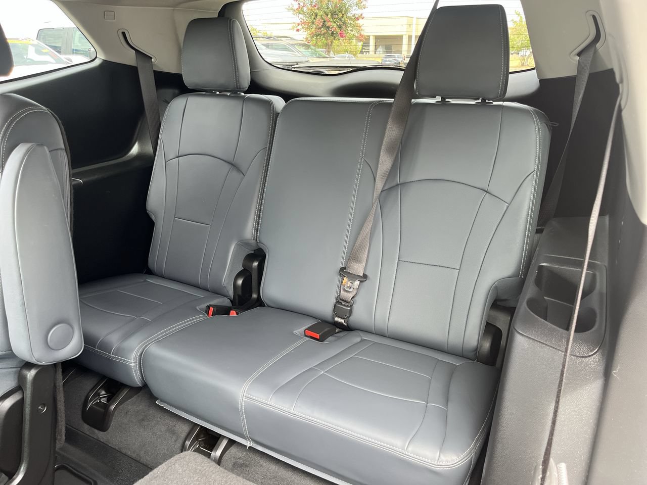 Used 2021 Buick Enclave Essence FWD image 32