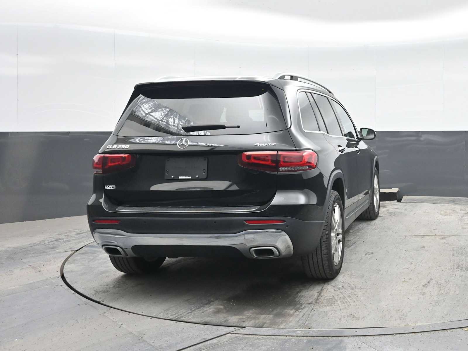 Used 2021 Mercedes-Benz GLB 250 4MATIC image 9