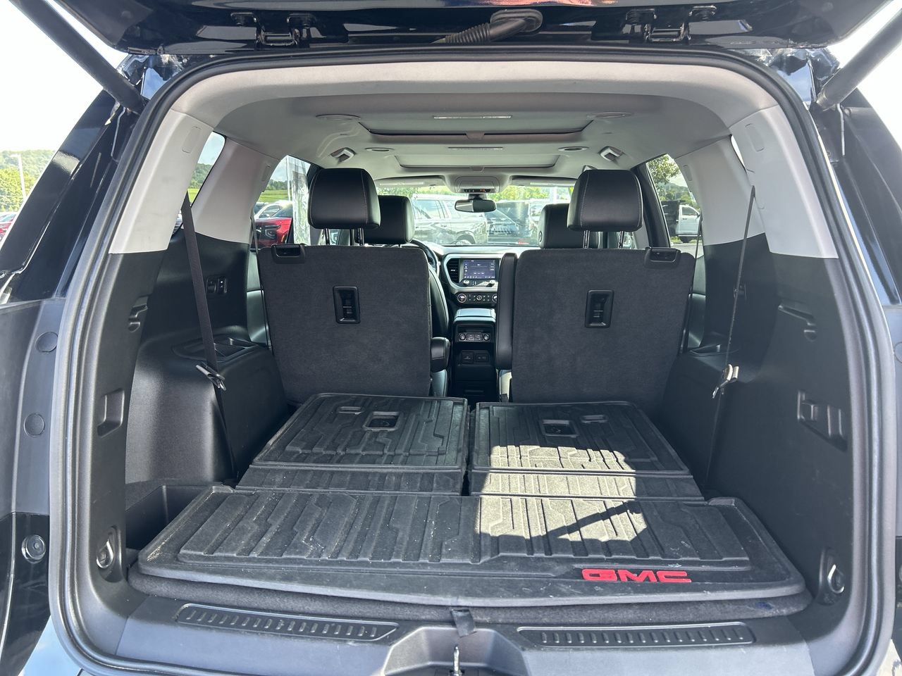 Used 2021 GMC Acadia SLT w/ Elevation Edition AWD/4WD image 19