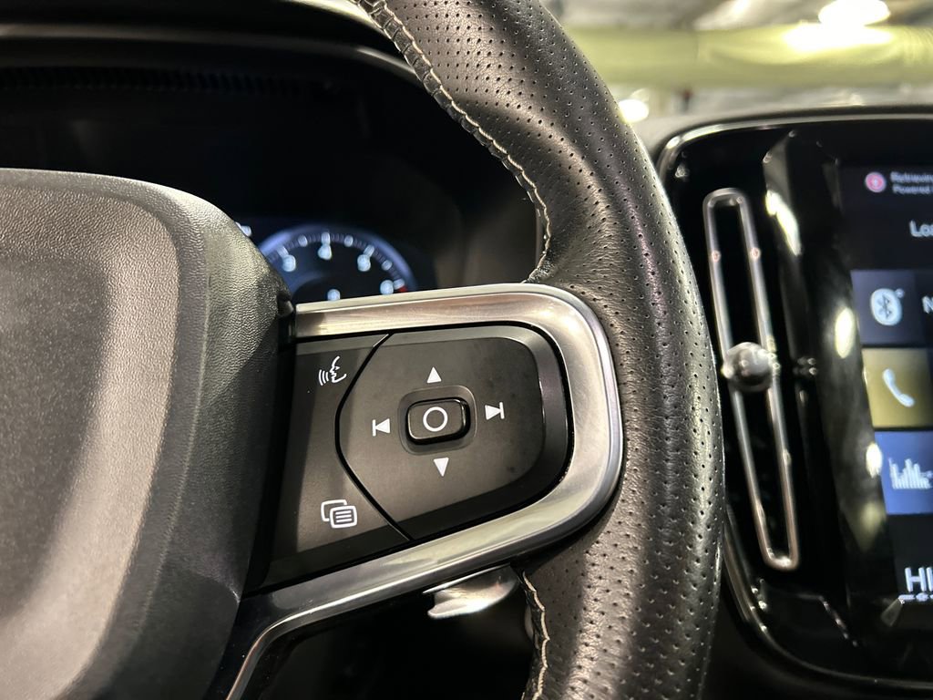 Used 2019 Volvo XC40 T5 R-Design AWD/4WD image 14