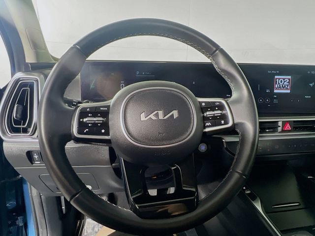 Used 2025 Kia Sorento EX AWD/4WD image 16