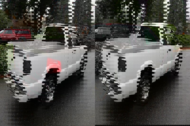 Used 2002 Chevrolet S10 Pickup LS w/ LS Preferred Equipment Group image 3