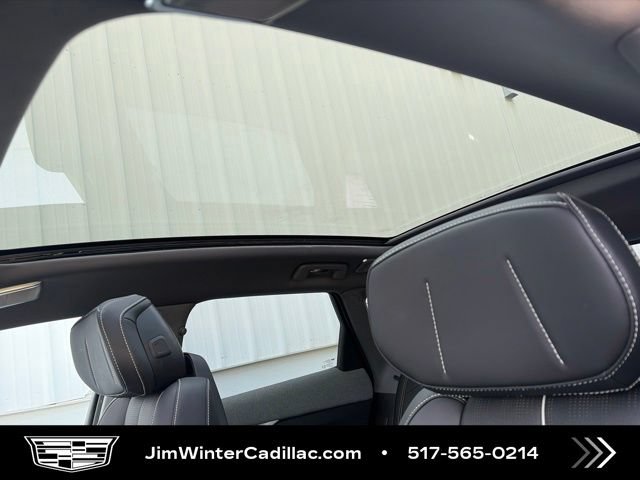 Certified 2025 Cadillac Optiq Luxury 2 w/ LPO, Floor Liner Package AWD/4WD image 12