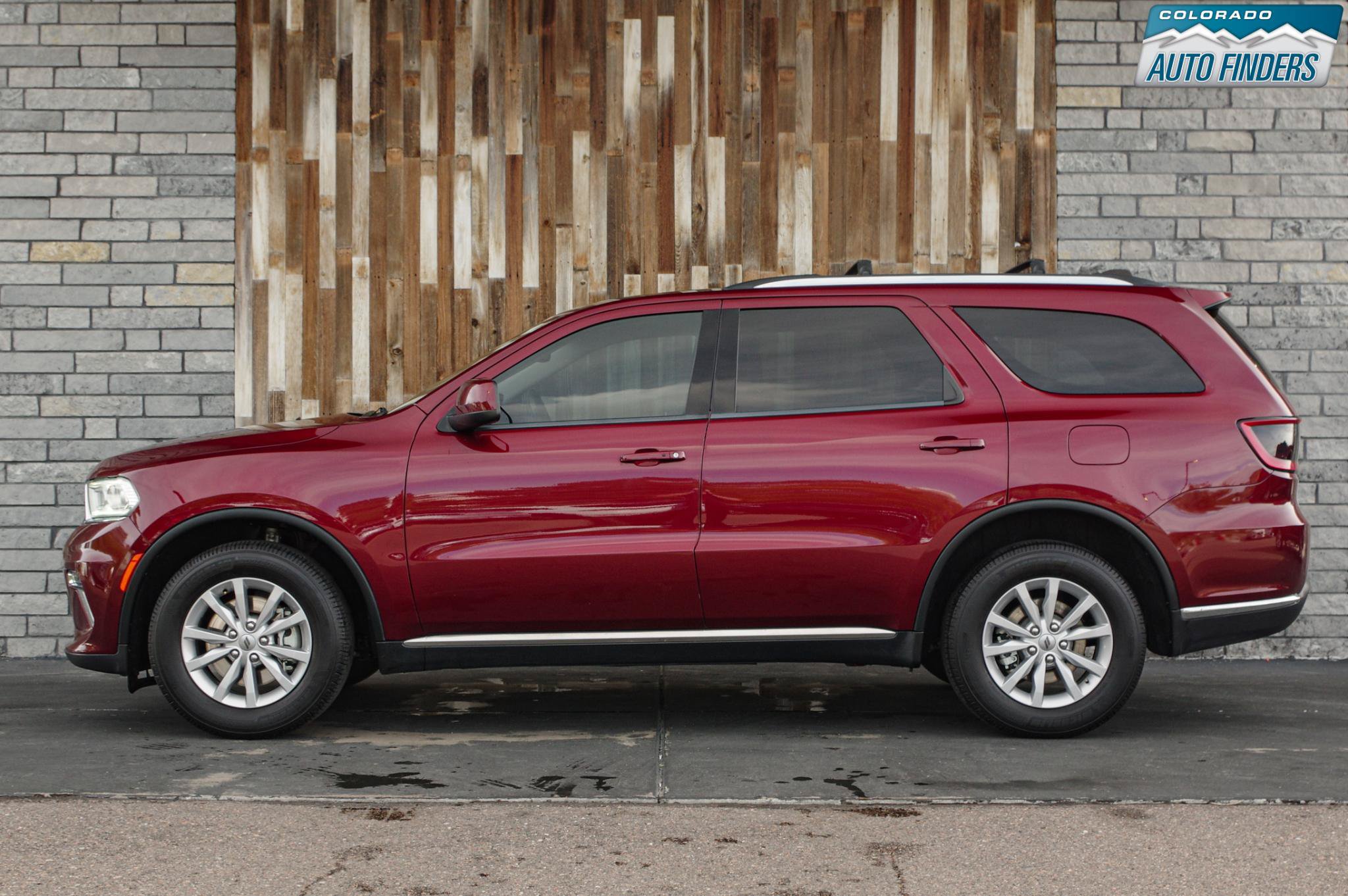 Used 2022 Dodge Durango SXT w/ Trailer Tow Group IV AWD/4WD image 3