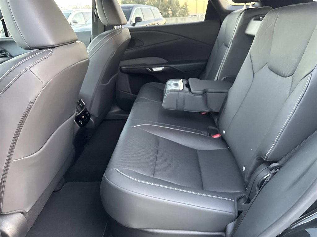 Used 2024 Lexus RX 350 Premium image 11