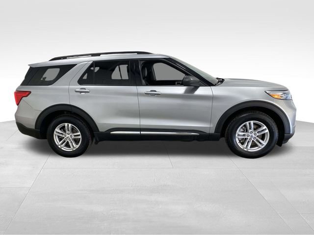 Used 2023 Ford Explorer XLT w/ Equipment Group 202A image 2