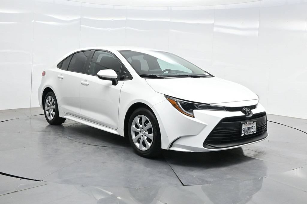 Used 2025 Toyota Corolla LE FWD image 42