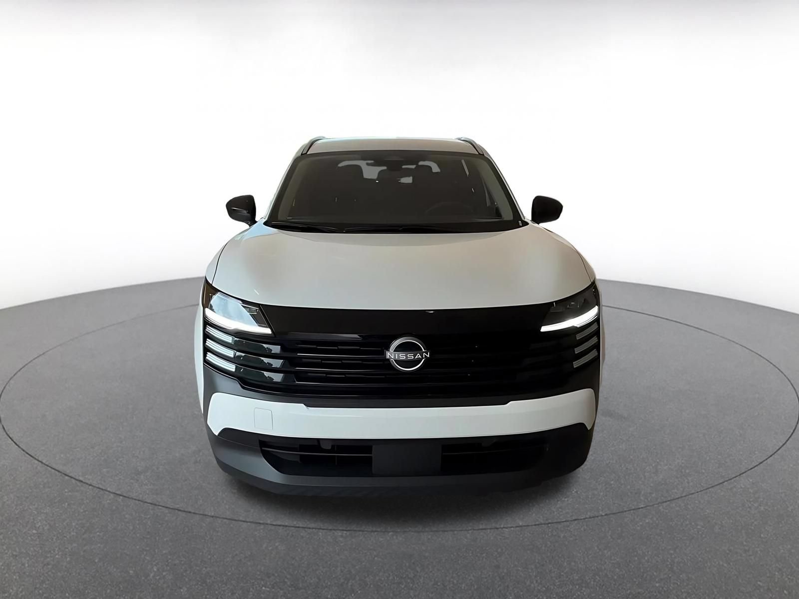 Used 2026 Nissan Kicks SV w/ Cold Weather Package FWD image 4