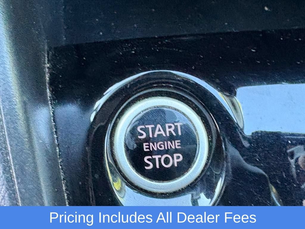 Used 2021 Nissan Versa SR w/ Convenience Package FWD image 12