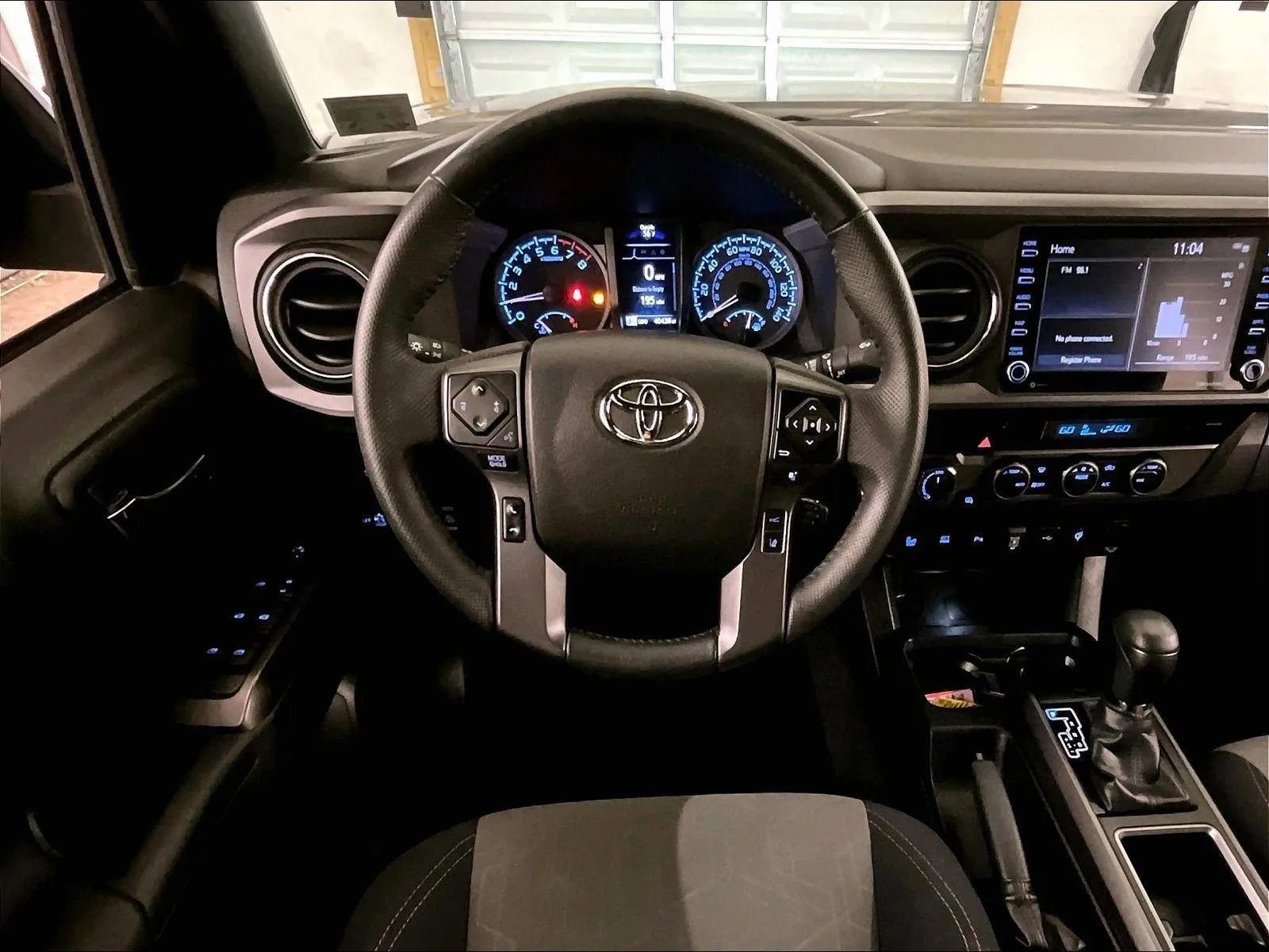 Used 2022 Toyota Tacoma TRD Off-Road w/ Technology Package AWD/4WD image 5