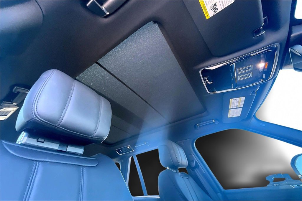 Used 2021 Land Rover Range Rover P525 Westminster Edition image 17