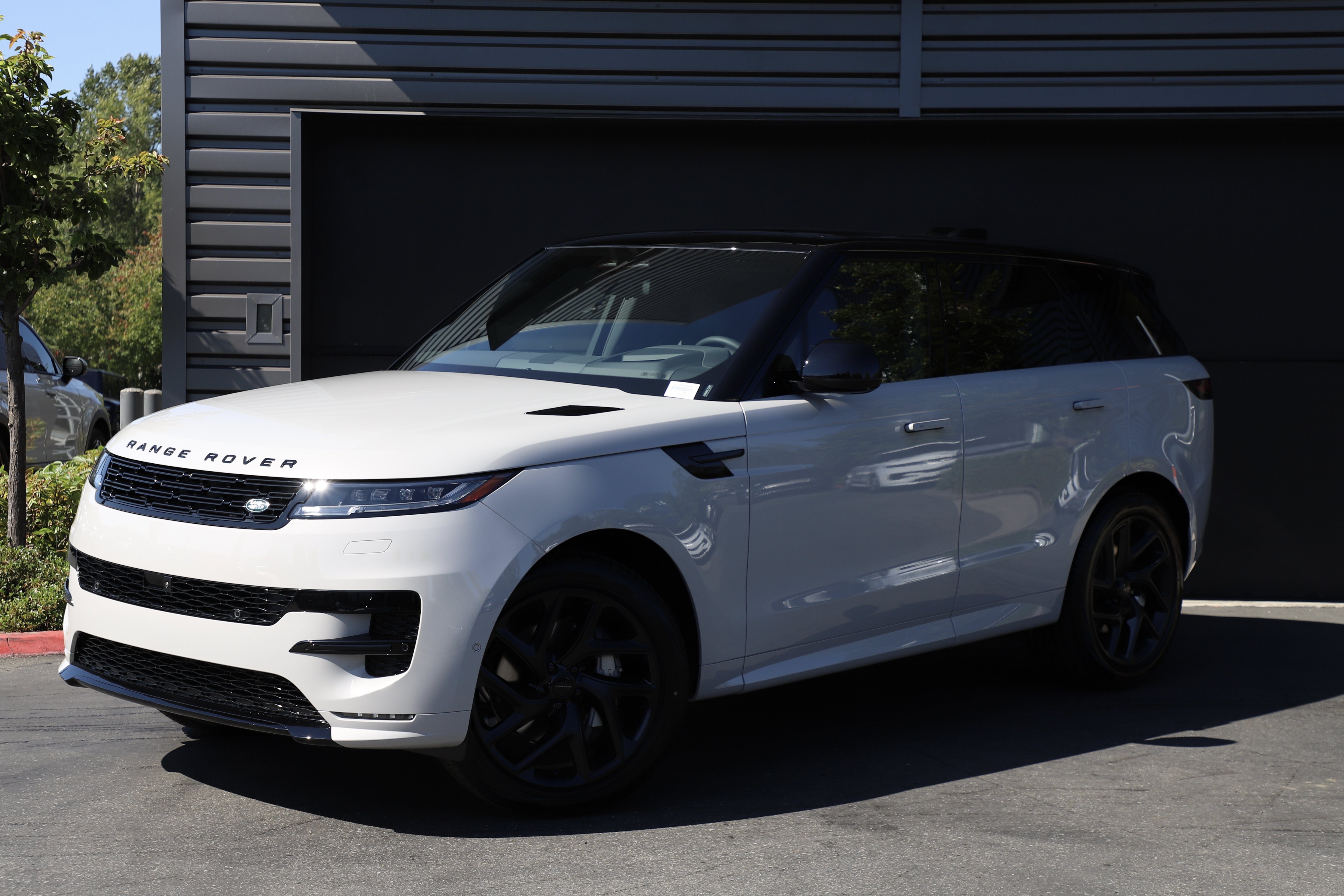 New 2026 Land Rover Range Rover Sport Dynamic SE AWD/4WD video 1