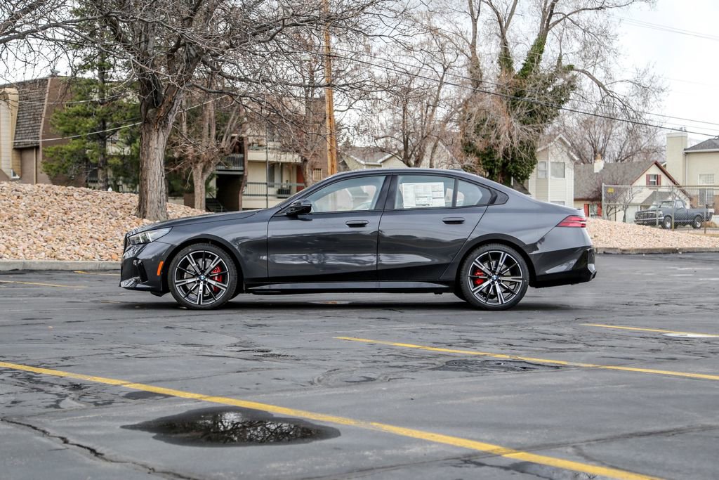 New 2026 BMW 530i xDrive w/ M Sport Package image 2