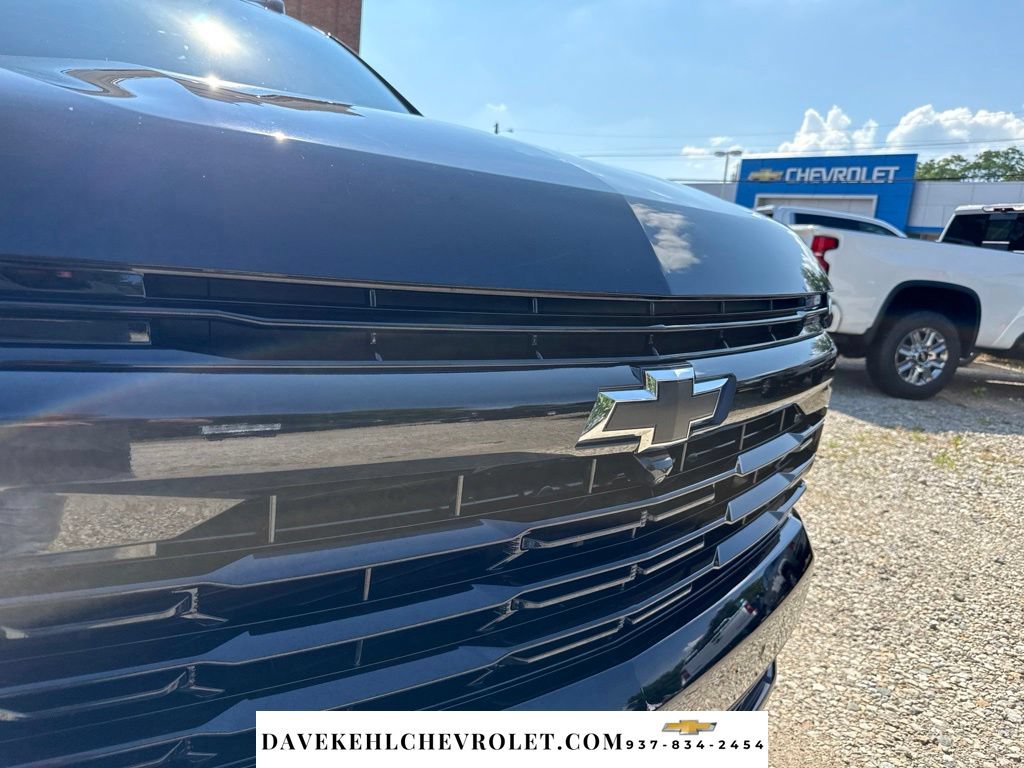 Used 2025 Chevrolet Suburban RST w/ Comfort Package AWD/4WD image 37