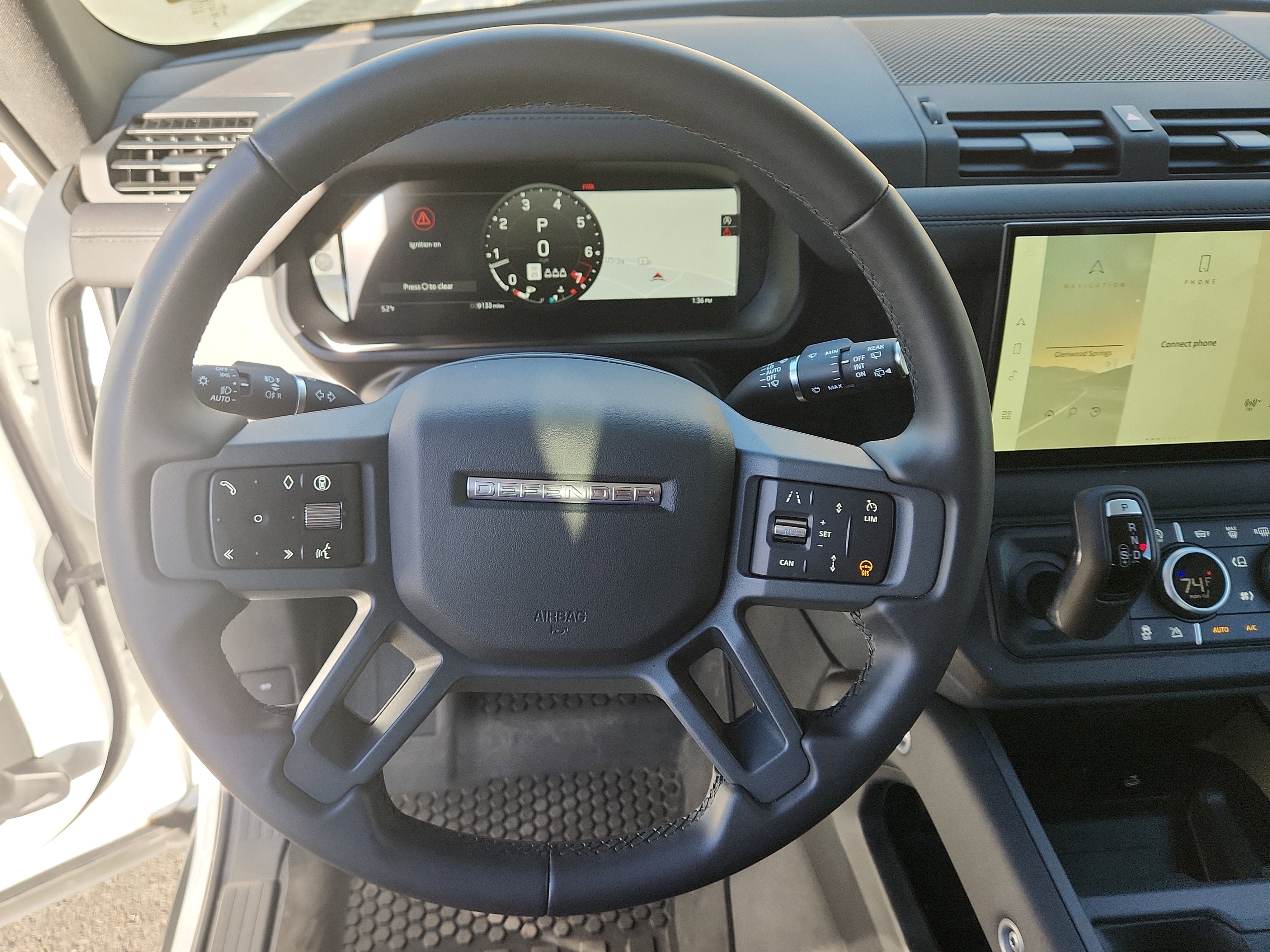 Used 2025 Land Rover Defender 90 S image 28