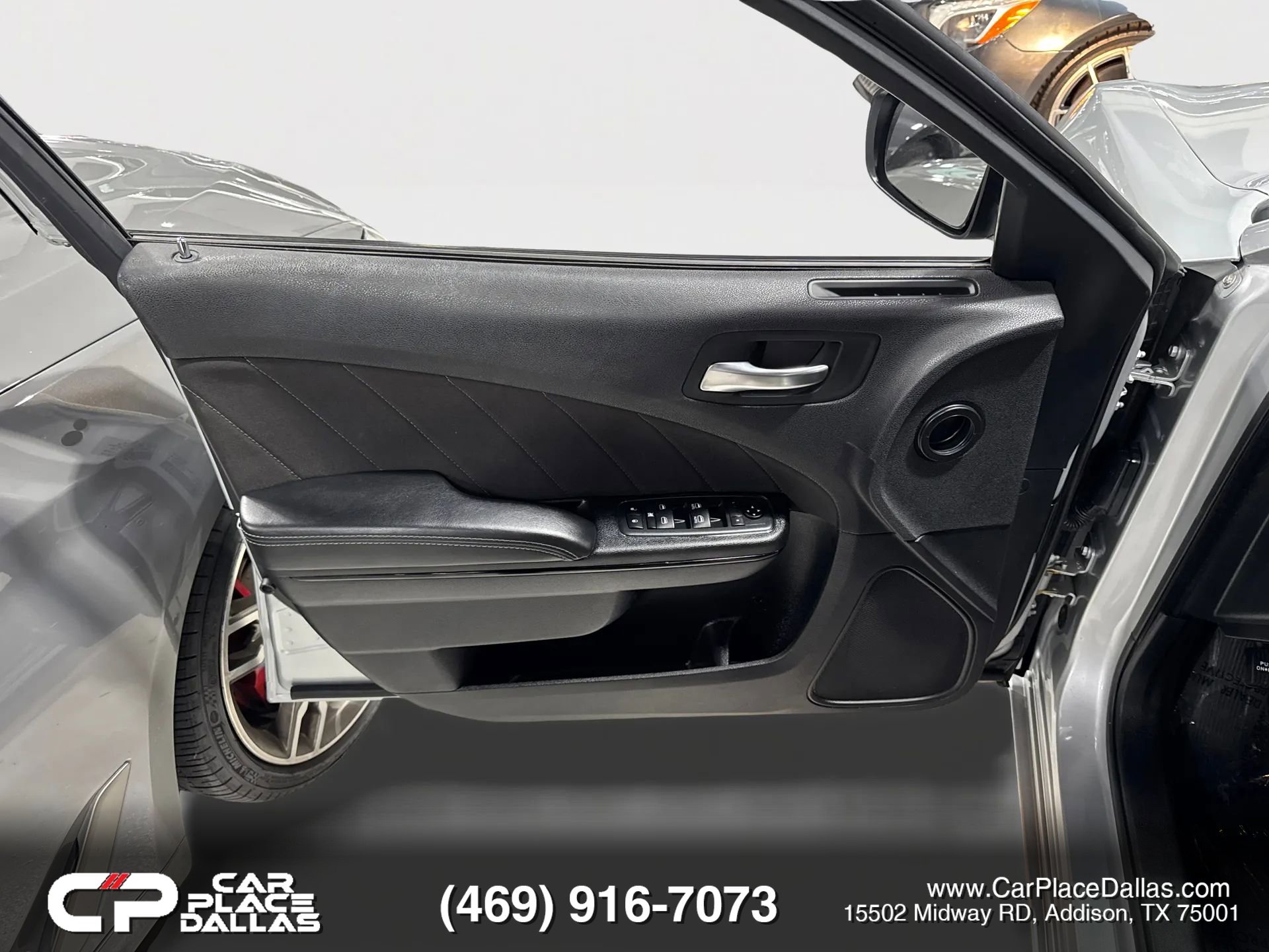 Used 2020 Dodge Charger SXT w/ Blacktop Package RWD image 11
