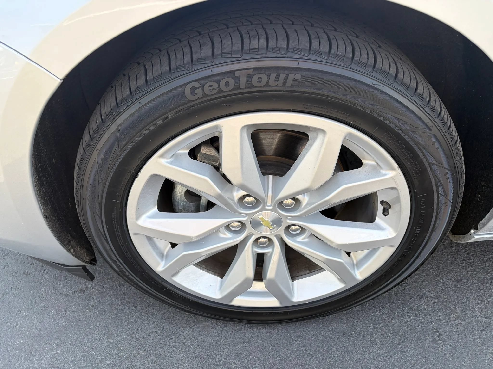 Used 2019 Chevrolet Impala LT FWD image 9