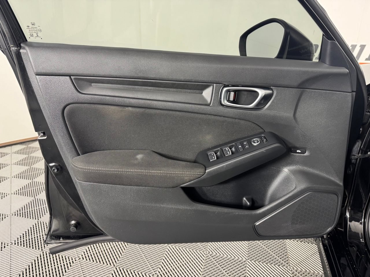 Used 2022 Honda Civic LX image 9