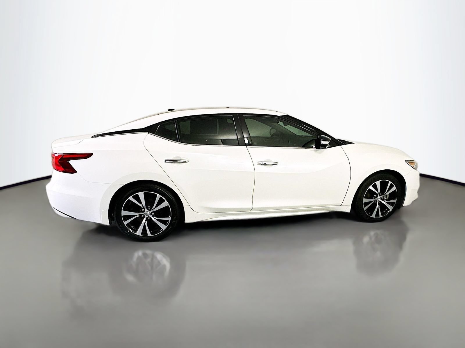 Used 2018 Nissan Maxima Platinum FWD image 8