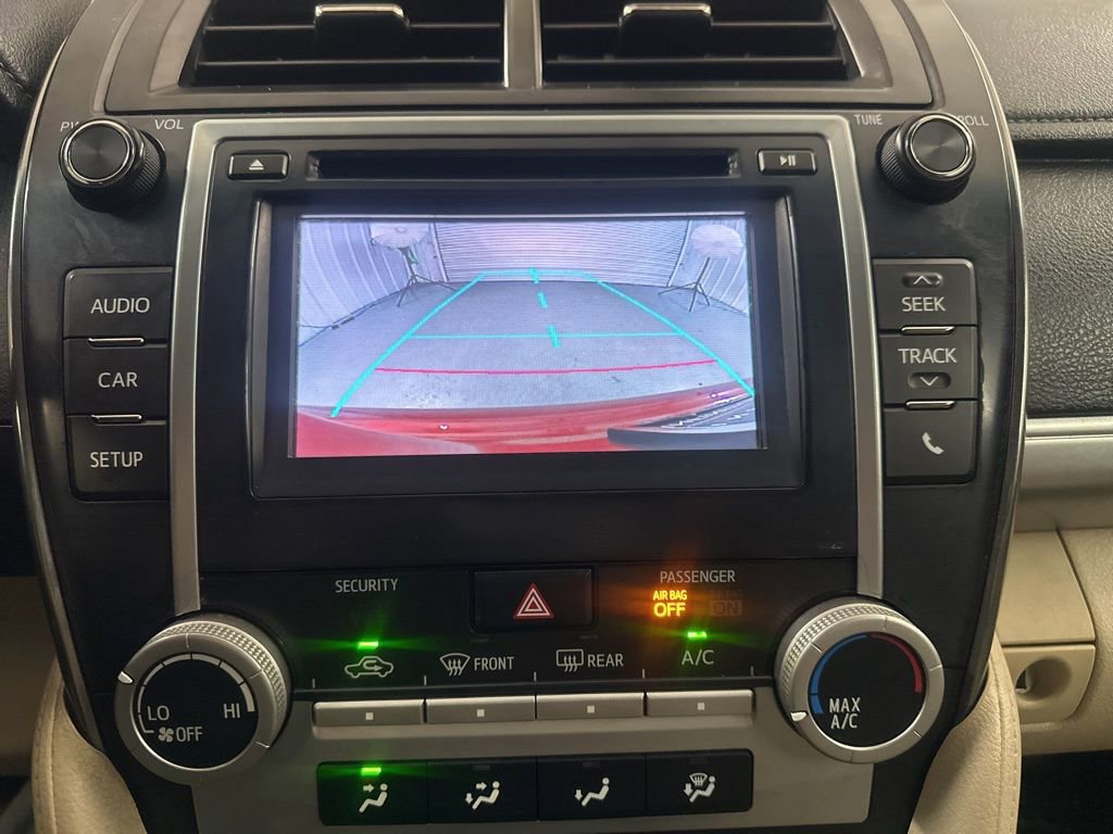 Used 2014 Toyota Camry LE image 16