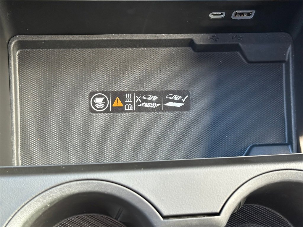 Used 2025 GMC Yukon XL AT4 Ultimate image 32