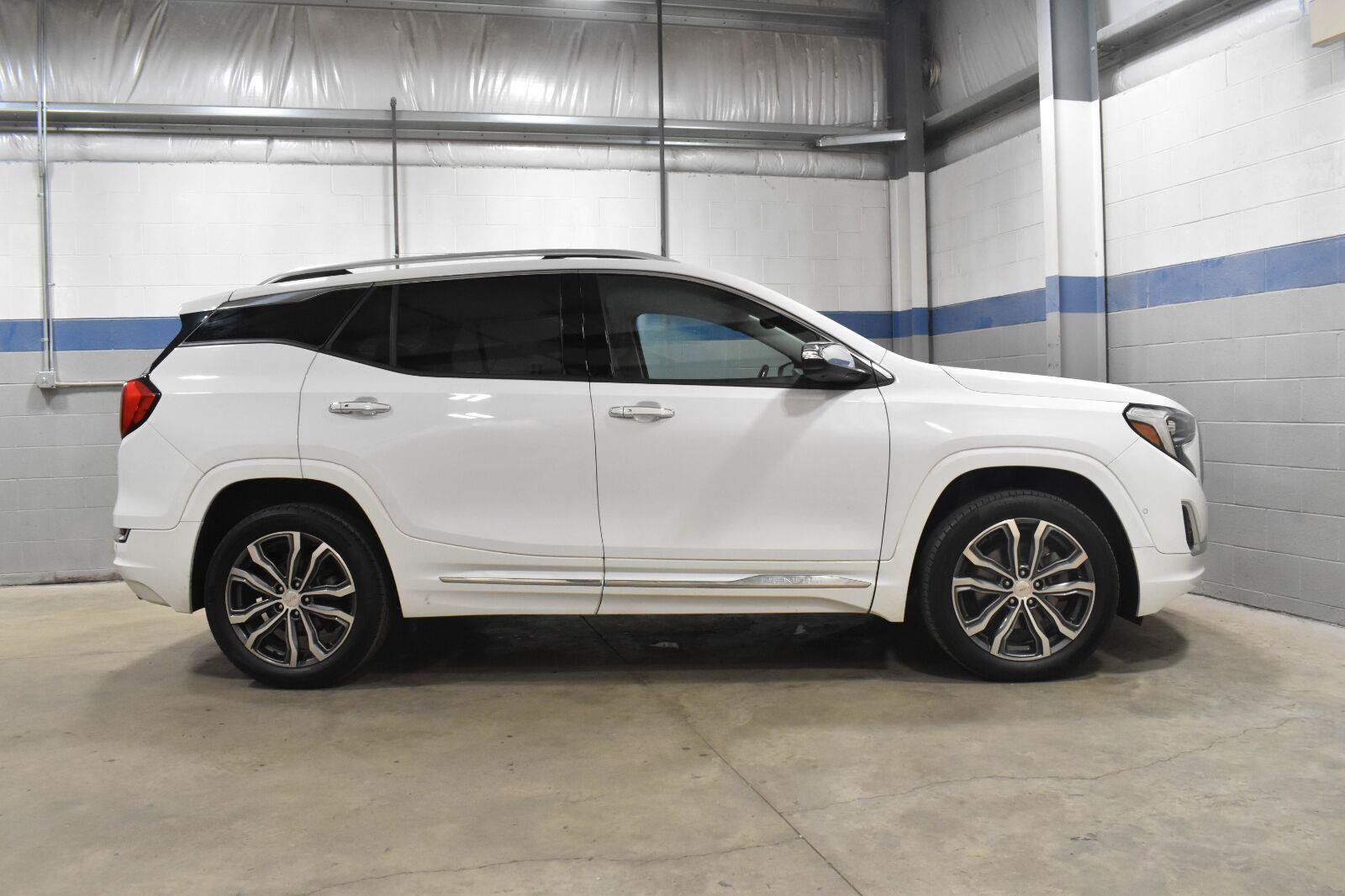 Used 2018 GMC Terrain Denali w/ Advanced Safety Package AWD/4WD image 28