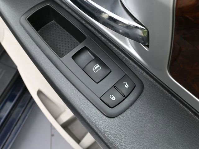 Used 2010 Chrysler Town & Country Touring Plus image 38