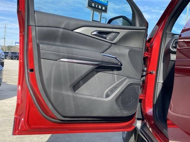 New 2026 Chevrolet Traverse LT w/ Driver Confidence Package FWD image 21