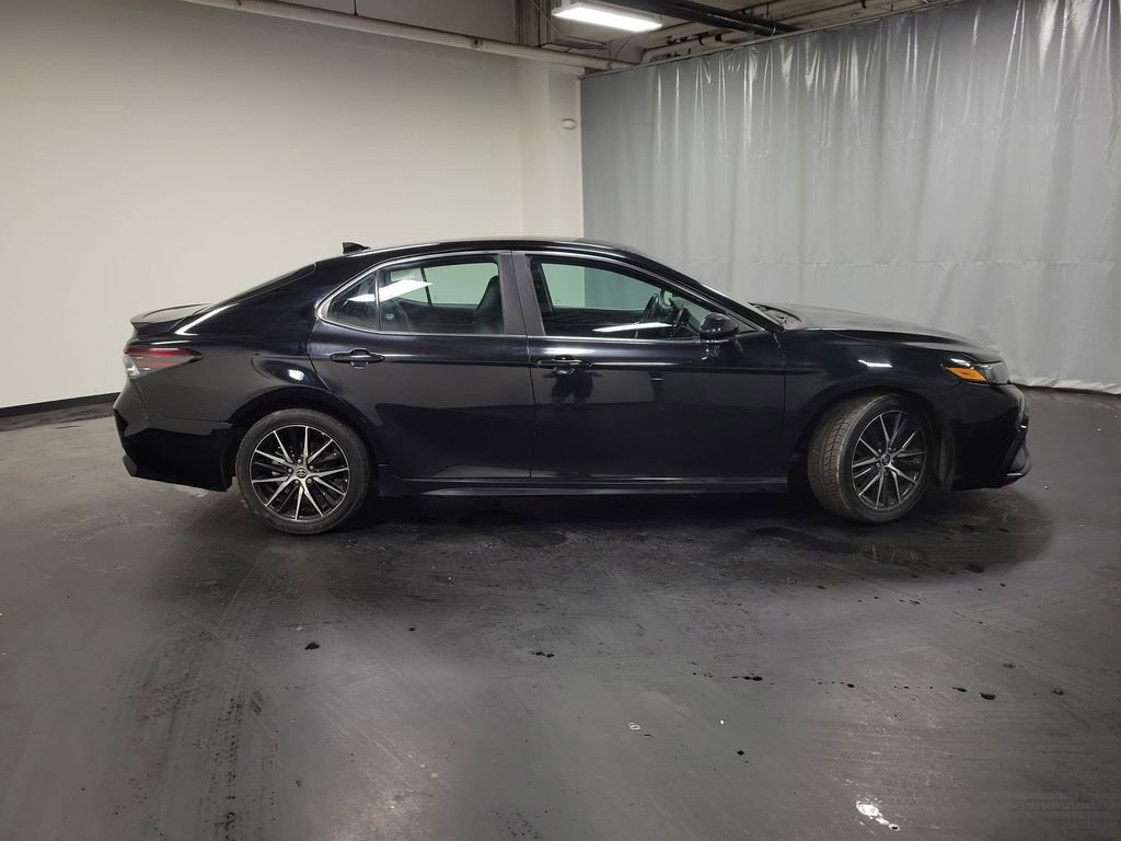 Used 2022 Toyota Camry SE FWD image 9