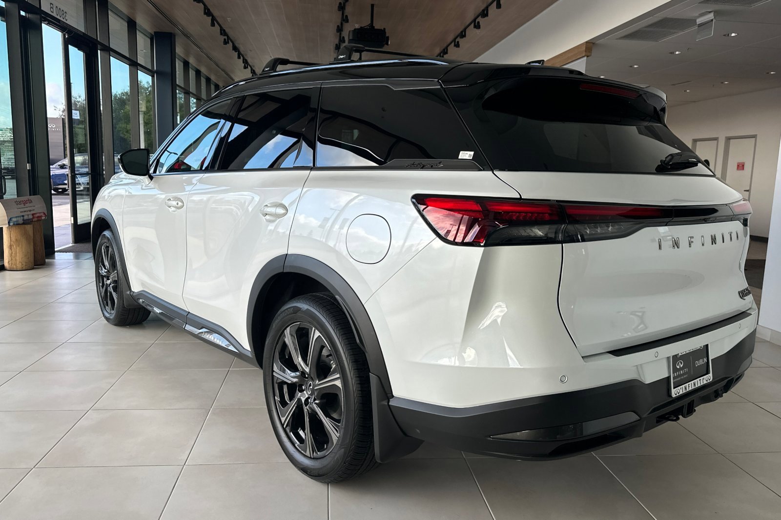 New 2026 INFINITI QX60 Autograph w/ Dark Cargo Package image 3