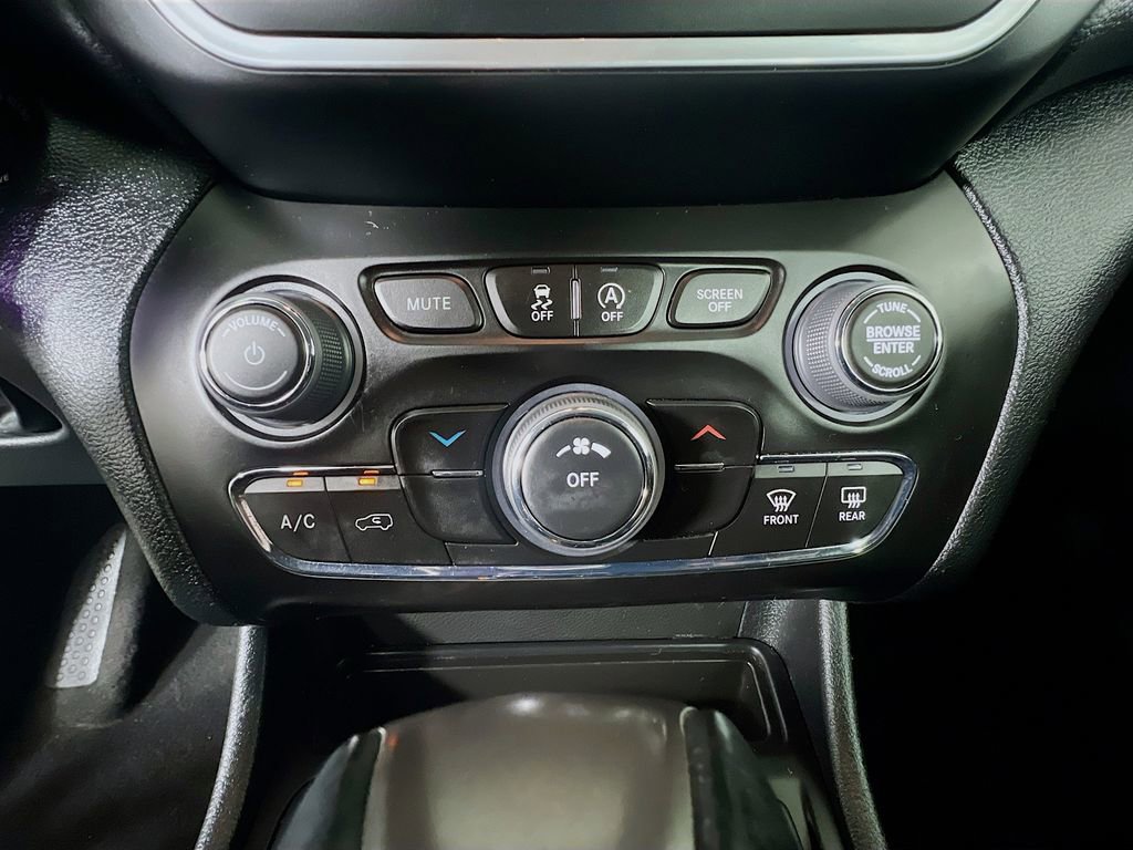 Used 2022 Jeep Cherokee Latitude image 33