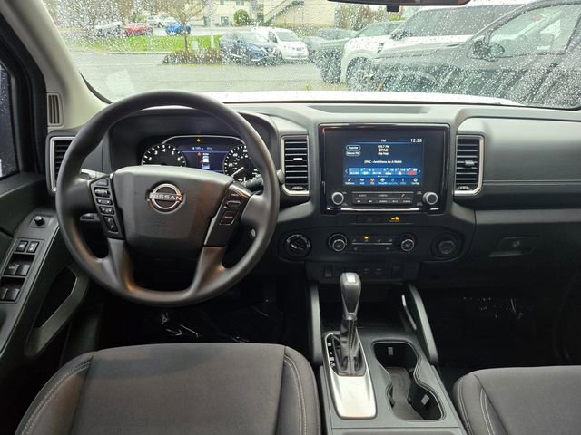 Used 2022 Nissan Frontier SV image 18
