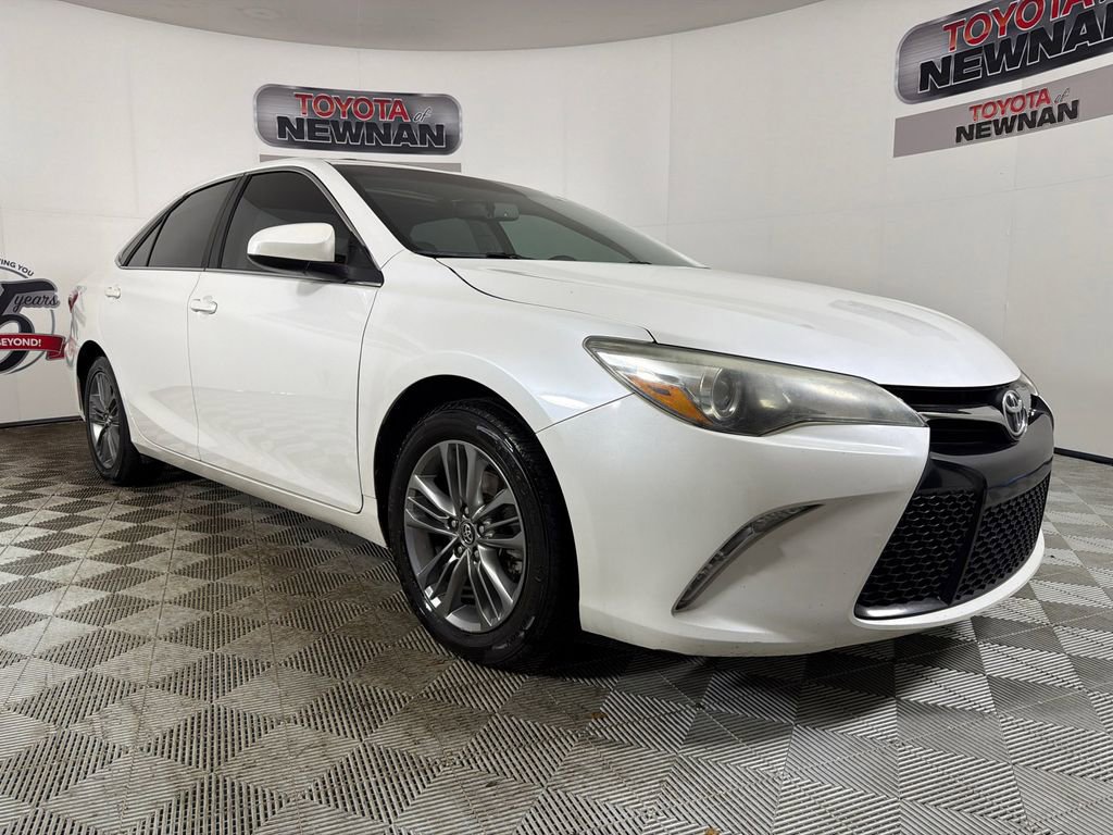 Used 2016 Toyota Camry SE w/ Moonroof Package image 1
