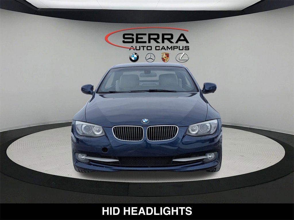 Used 2011 BMW 335i Convertible image 17