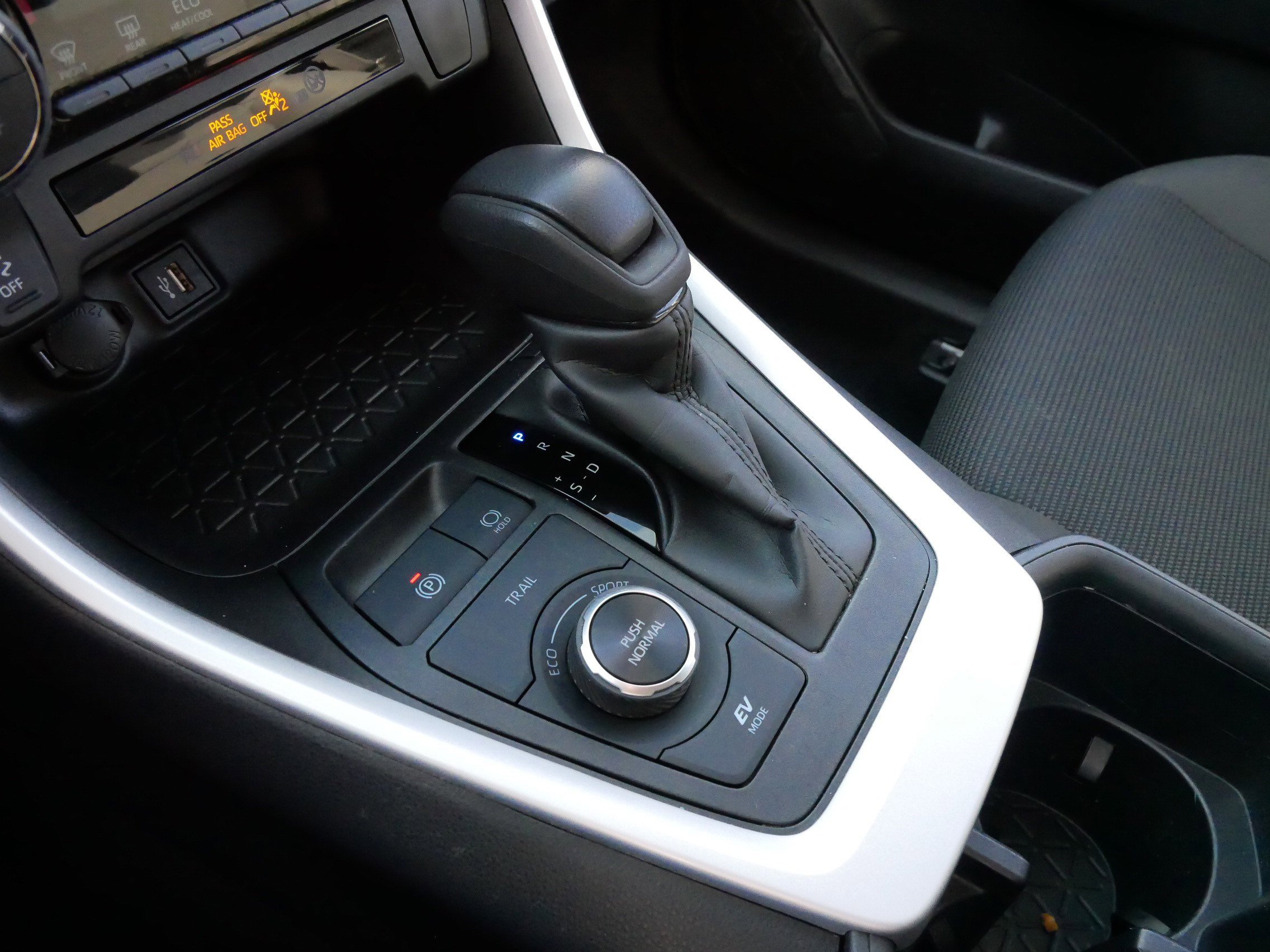 Certified 2025 Toyota RAV4 LE image 52