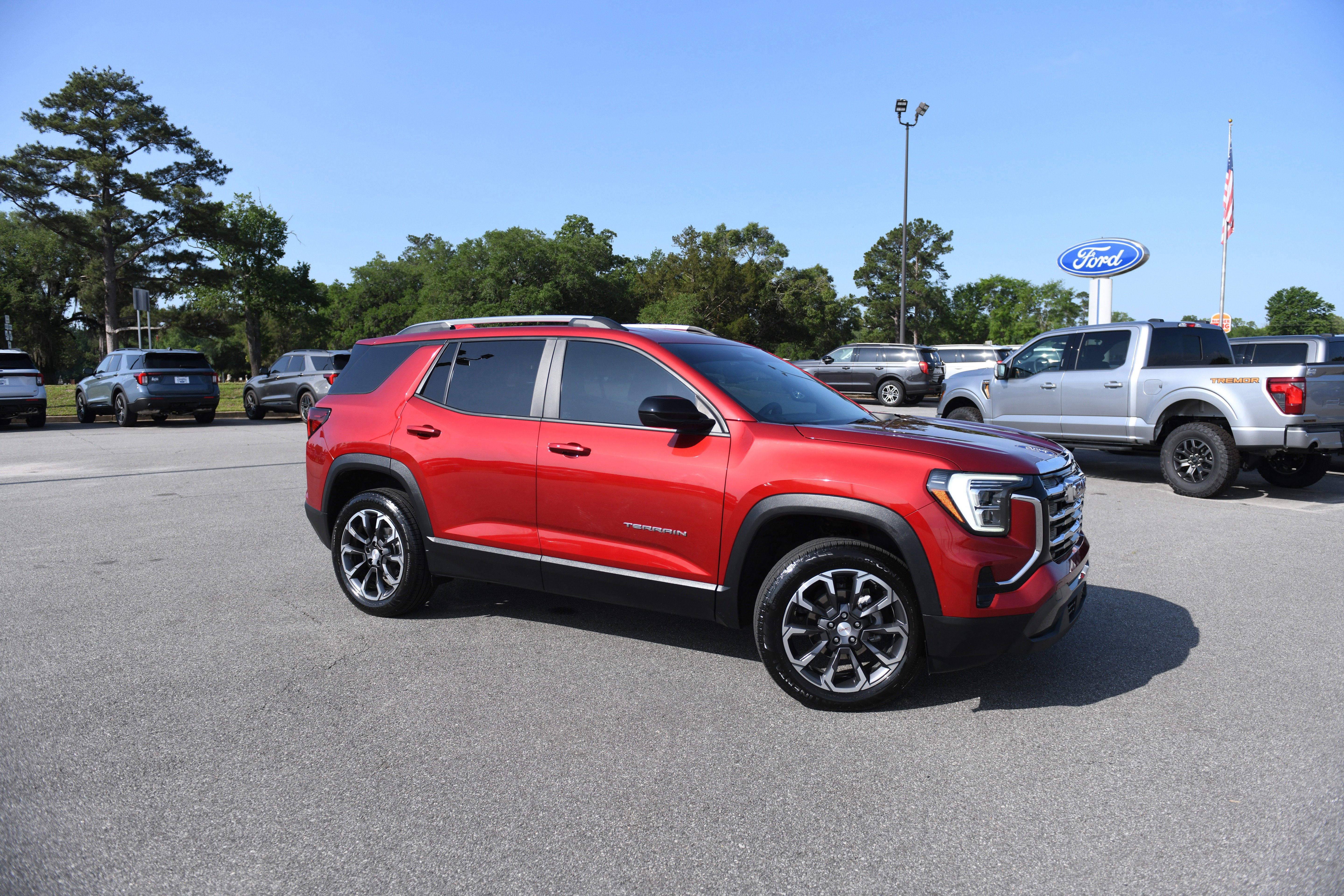 Used 2025 GMC Terrain Elevation w/ Elevation Premium Package AWD/4WD image 1
