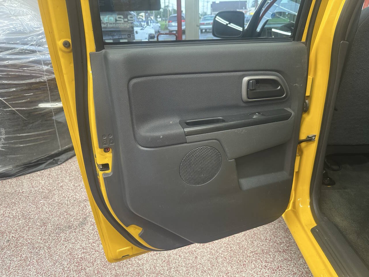 Used 2004 Chevrolet Colorado LS RWD image 36