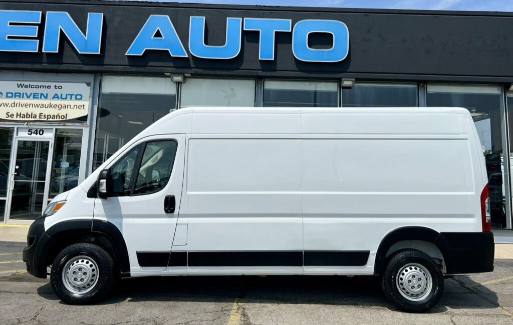 Used 2025 RAM ProMaster 2500 w/ Convenience Group FWD image 2