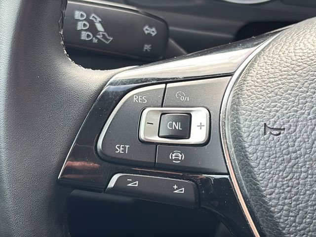 Used 2020 Volkswagen Tiguan SE image 27