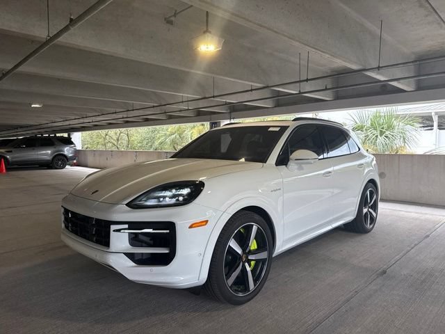 Used 2025 Porsche Cayenne S AWD/4WD image 7