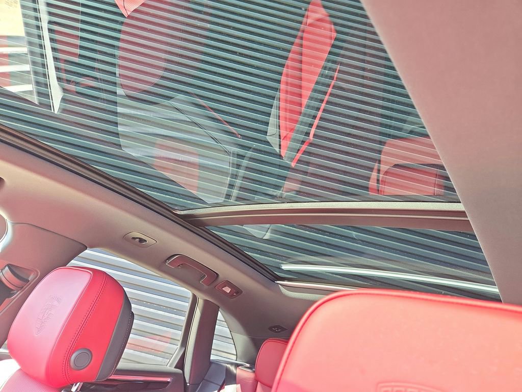 Certified 2025 Porsche Macan S image 15