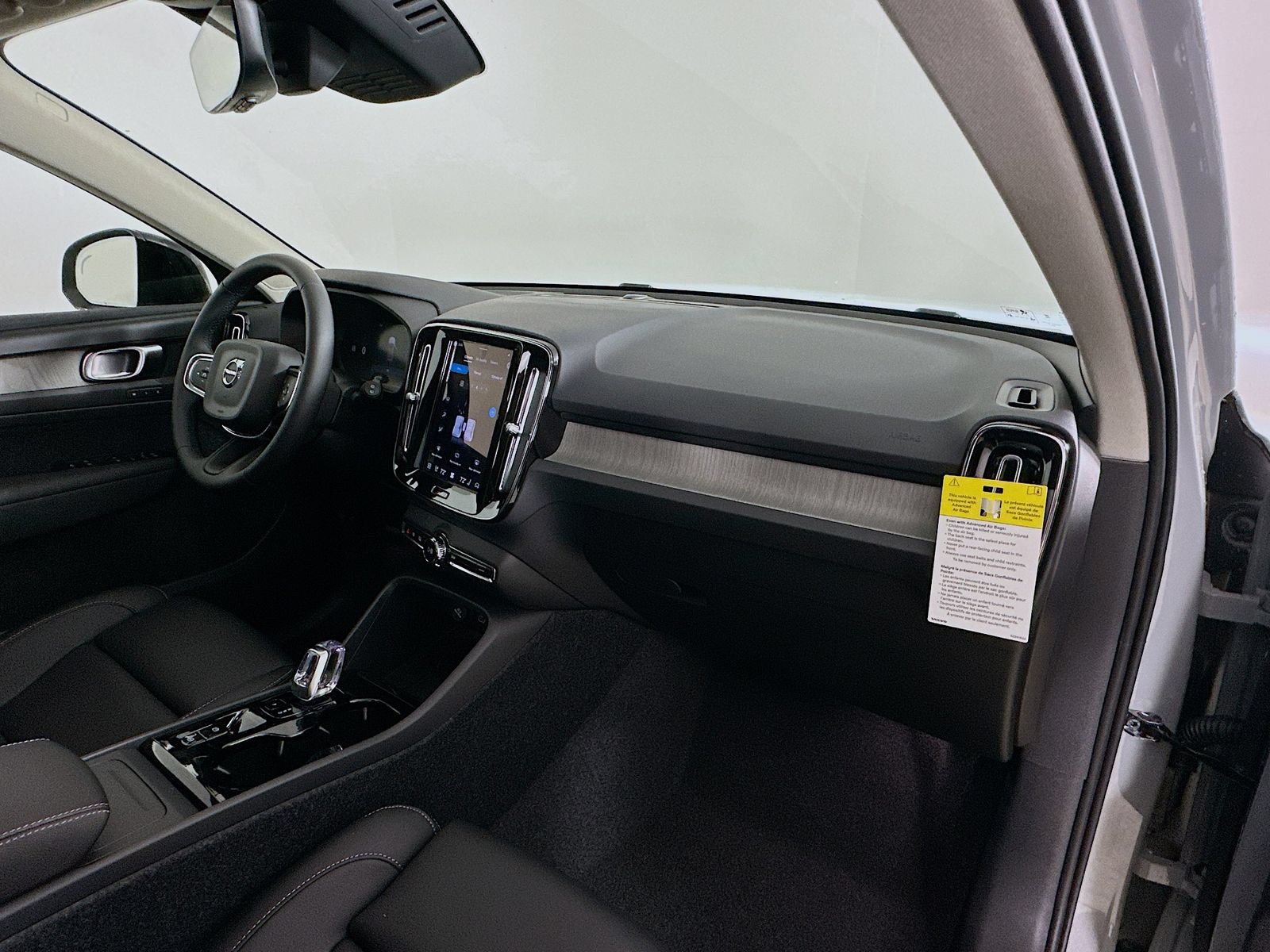 New 2026 Volvo XC40 B5 Plus w/ Protection Package Premier AWD/4WD image 48