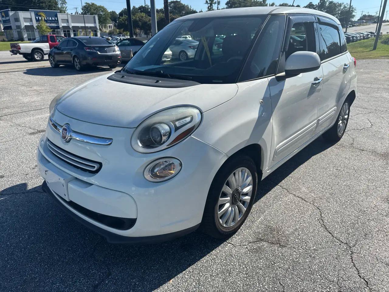 Used 2014 FIAT 500L Easy w/ Popular Equipment Group FWD image 4
