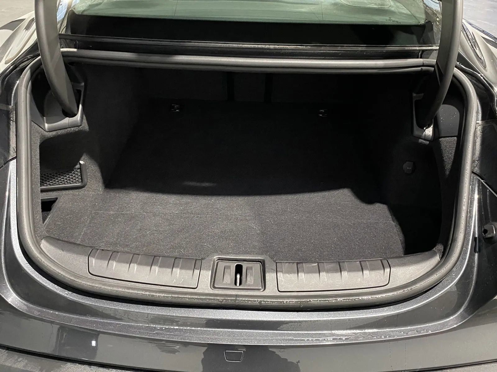 Used 2023 Porsche Taycan w/ Premium Package image 8