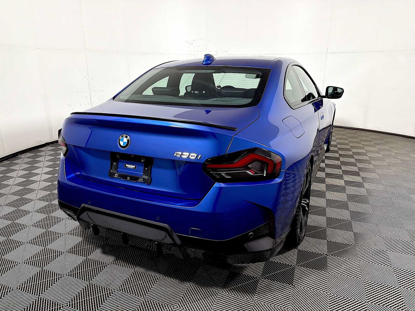 Used 2022 BMW 230i Coupe w/ Premium Package 2 RWD image 6