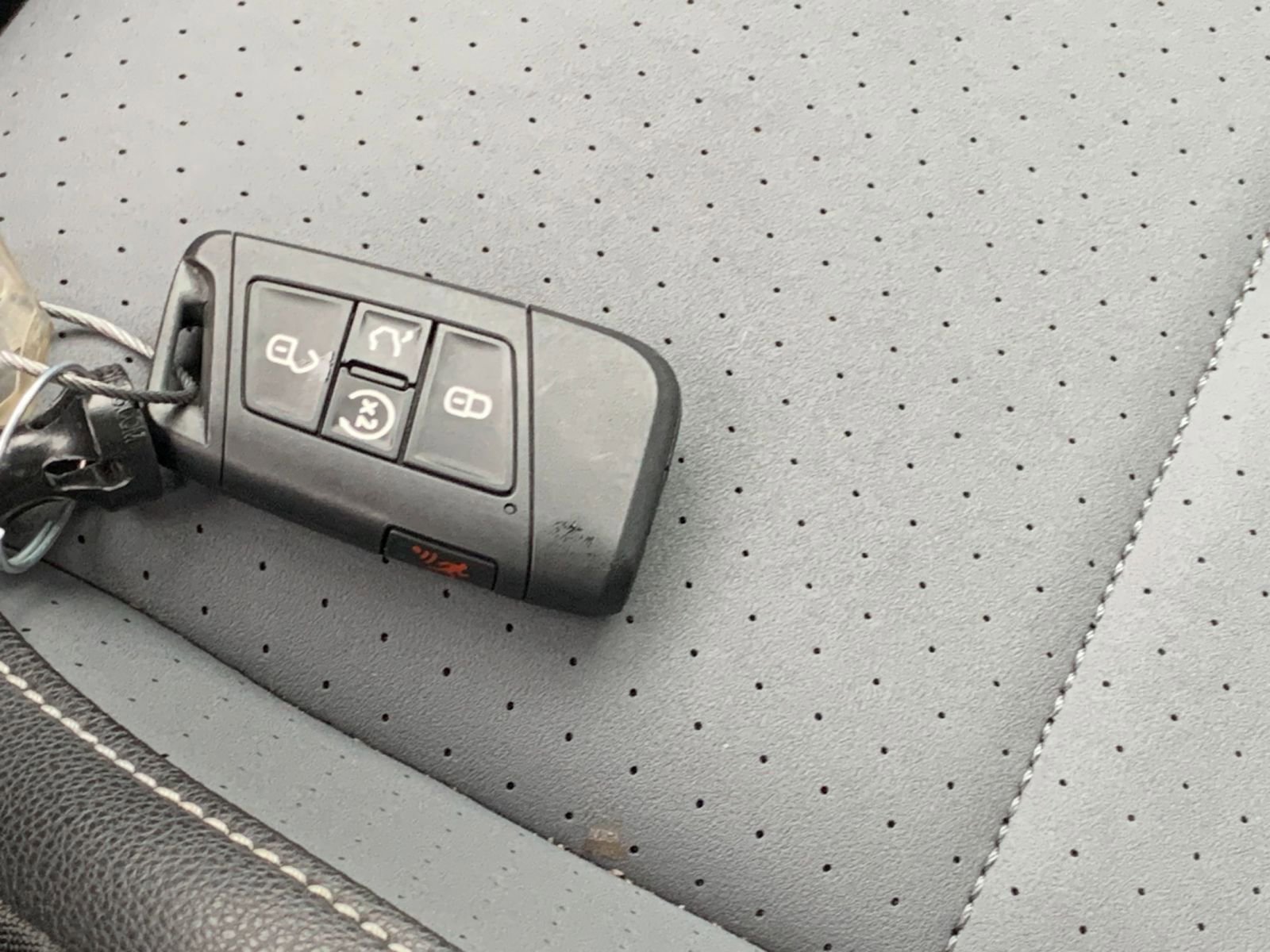 Used 2025 Volkswagen Jetta SE image 22