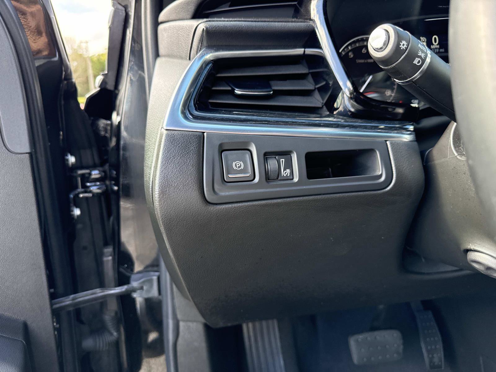 Used 2025 Cadillac XT5 Premium Luxury image 32